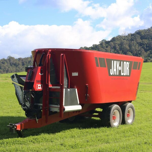 Jaylor Feed Mixer Wagon