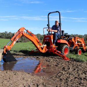 Kioti CS2610 with 4in1 and Backhoe